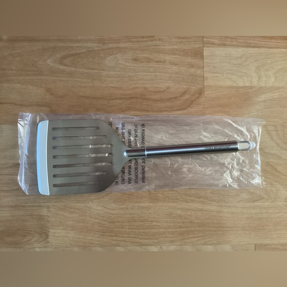 NWT Cooks Essentials big spatula - Picture 2 of 4